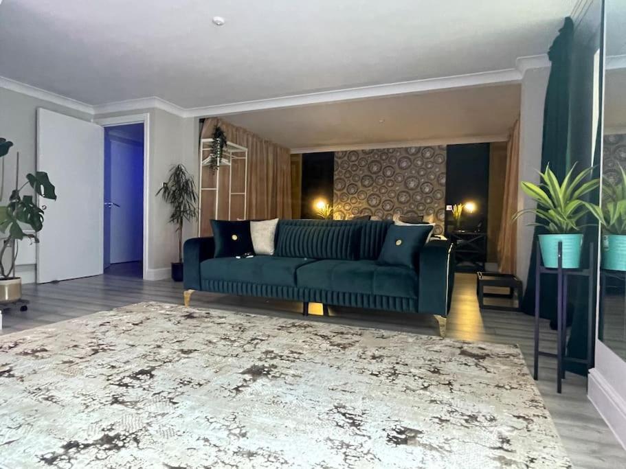 The Exclusive Jacuzzi Apartment Birmingham Ngoại thất bức ảnh