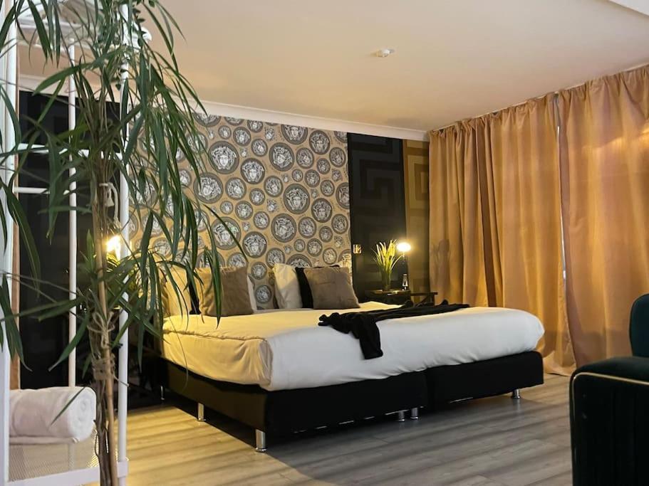 The Exclusive Jacuzzi Apartment Birmingham Ngoại thất bức ảnh